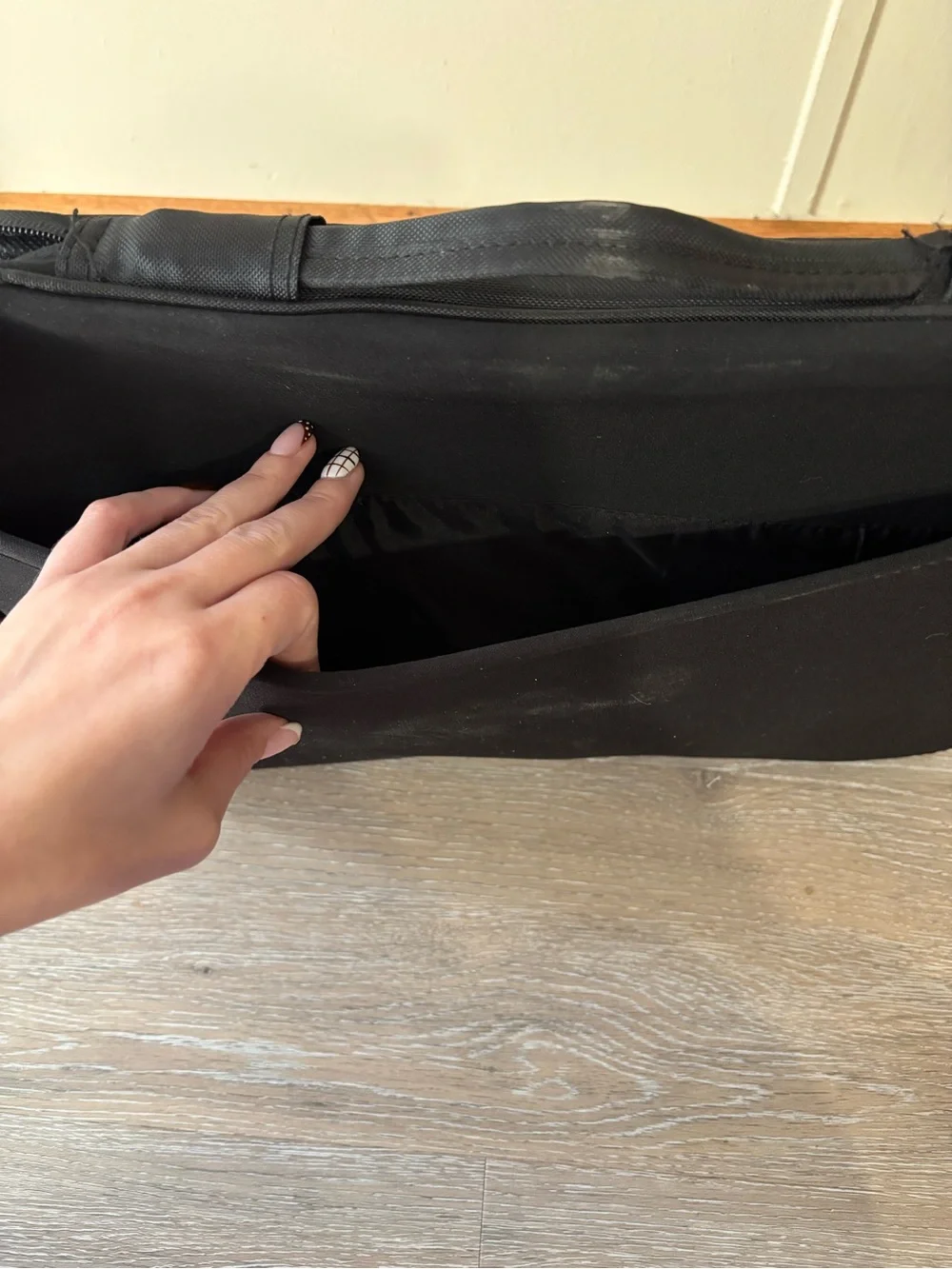 Targus Black Laptop Bag with Red Stitching